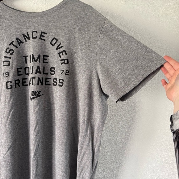 Nike Athletic Cut Retro Tee Short Sleeve Gray Men's XXL Distance Swoosh Tee - Picture 3 of 7